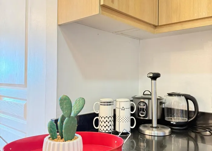 Avant Bgc 2 Bedroom Appliances Are Brand New! Apartahotel Manila